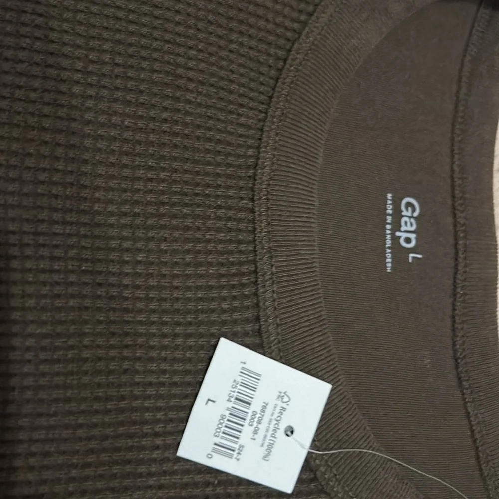 GAP men’s size large heavy weight thermal shirt in size Large. NWT - Picture 2 of 2